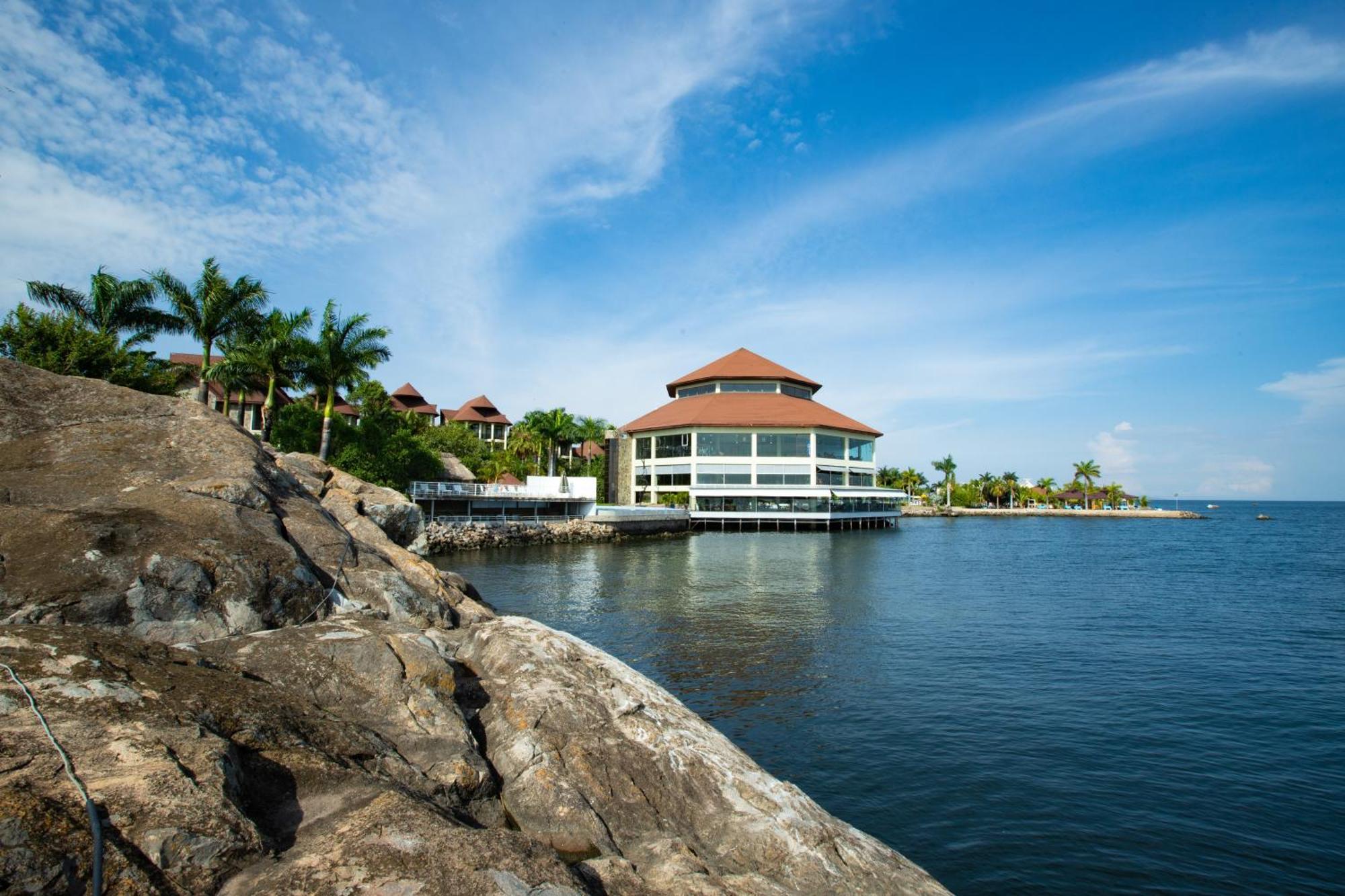 Malaika Beach Resort Mwanza Bagian luar foto