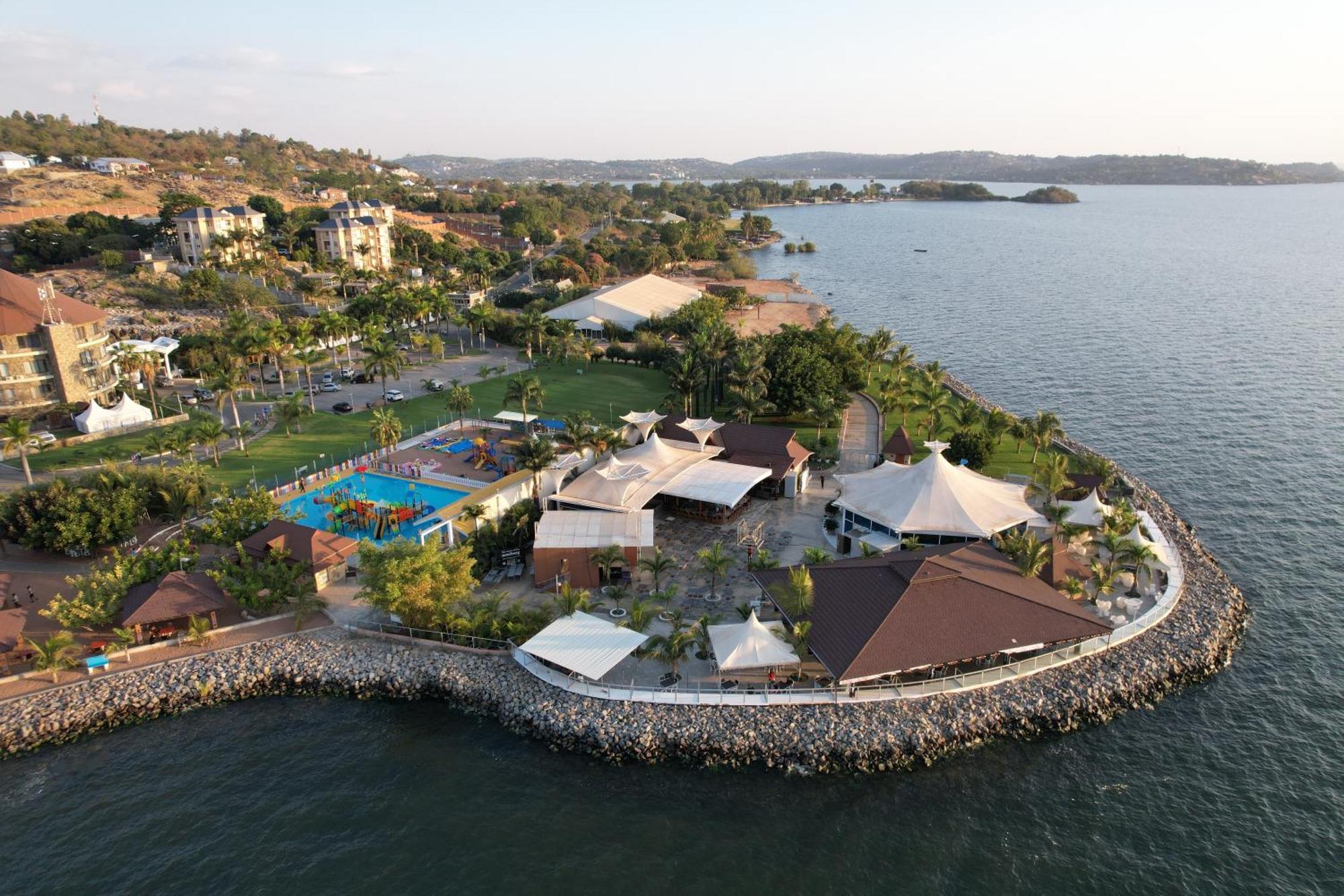 Malaika Beach Resort Mwanza Bagian luar foto