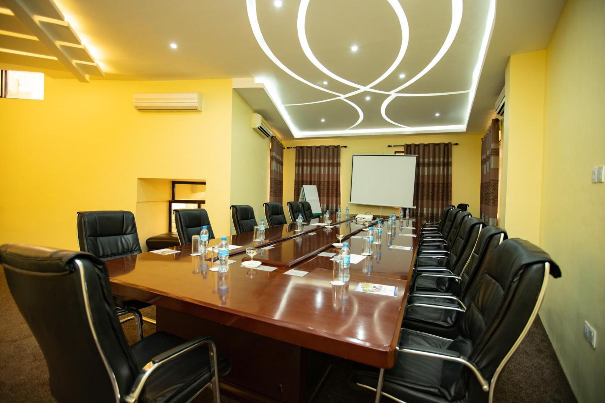 Malaika Beach Resort Mwanza Bagian luar foto